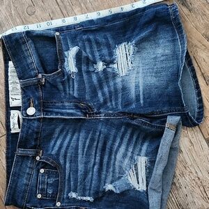 Juniors 7 Light Blue Distressed Denim Jean Shorts